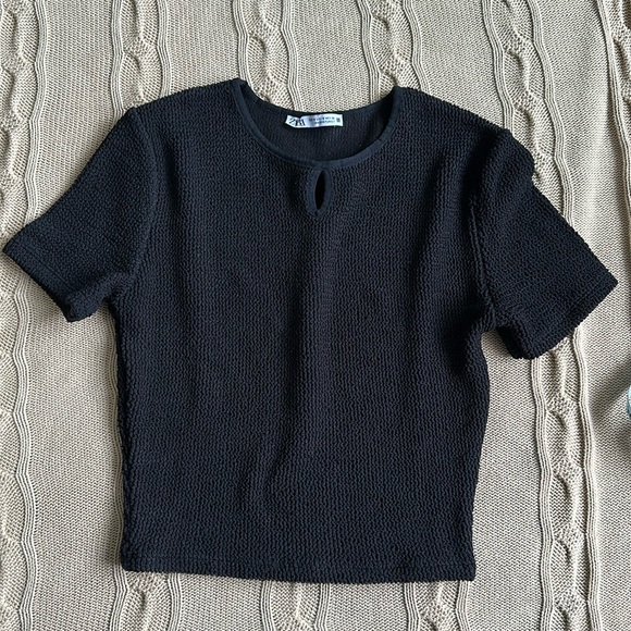 Zara crop top w/ front keyhole - Picture 1 of 5